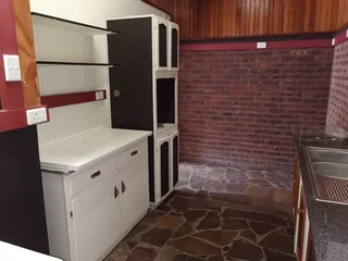 Spacious 2 Bedroom Flat Ashley