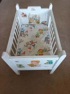 Doll&#39;s Cot