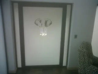 Decorative Window Film &amp; Frosting - Smash and Grab