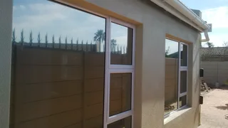 Bronze Reflective Window Tint - Smash and Grab