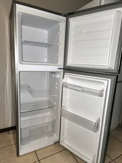 KIC Refrigerator with Freezer. Good working condition guarantee_R1,800