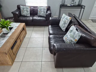 Set of 2 Seater Couches from 픾핒핥핖핤 핥할 픸핗핣핚핔핒 핃핖핒핥학핖핣