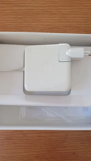 MacBook Charger (Apple Original)