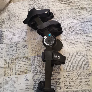 Ossur Formfit Post-Op Knee Brace Available For Sale.