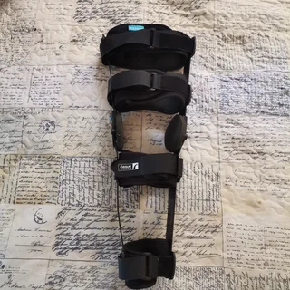 Ossur Formfit Post-Op Knee Brace Available For Sale.