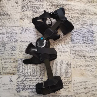 Ossur Formfit Post-Op Knee Brace Available For Sale.