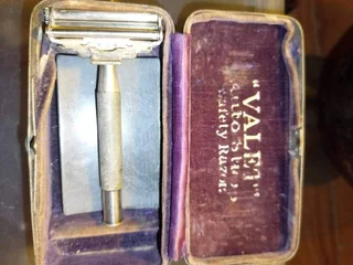 Antique Valet SE Razors