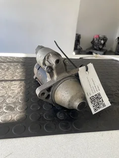 Toyota Hilux 2.0 VVTi Strater for sale (1TR)