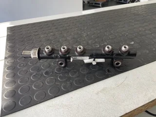 Ford Focus 1.6 TDCi Fuel rail for sale (T1DA)