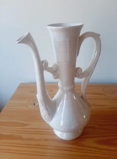 White Pearlescent Vase