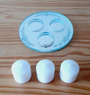 Mirrored Round Candle Plate and Candles.