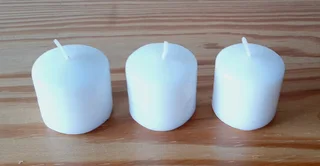 Mirrored Round Candle Plate and Candles.