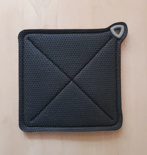 Black & Red Pot Holder. New