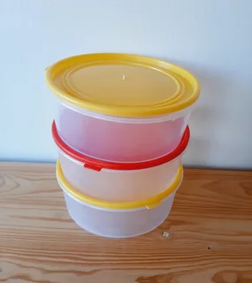 Round Plastic Containers with Lids. Set of 3