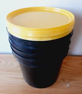 Black and Yellow Buckets. Set of 8.