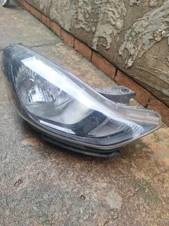Hyundai grand i10 right headlamp
