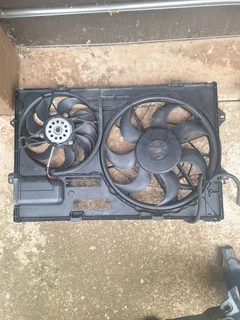 Kombi T5 radiator fan