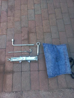 Honda jackset n triangle