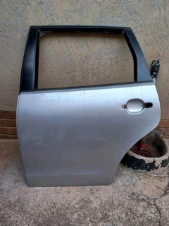 Polo vivo left rear door