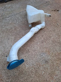 Polo vivo/bujwa windscreen washer bottle