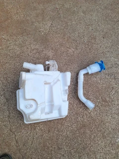 Polo 6/vivo windscreen washer bottle
