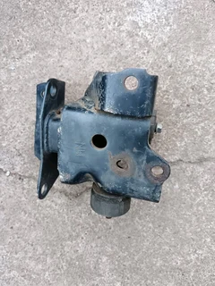 Toyota runx engine mounting