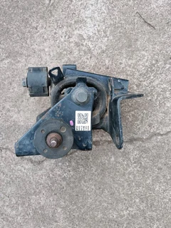 Toyota runx engine mounting