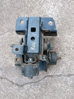 Toyota runx engine mounting