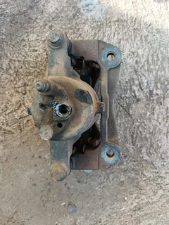 Toyota run x right front caliper