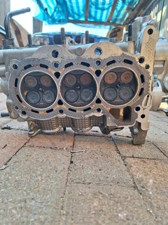 Hyundai i10/kia picanto g3la complete cylinder head