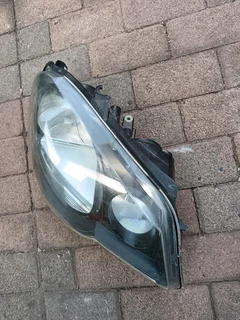 Polo vivo right headlamp