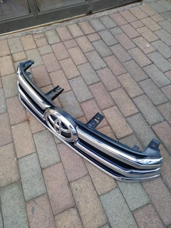 TOYOTA hilux gd6 grill