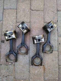 Polo bujwa BAH pistons