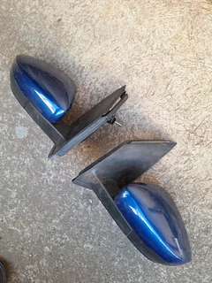 Polo vivo 2018 up side mirrors