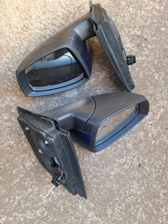 Polo vivo 2018 up side mirrors