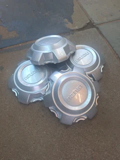 Isuzu Dmax centre caps
