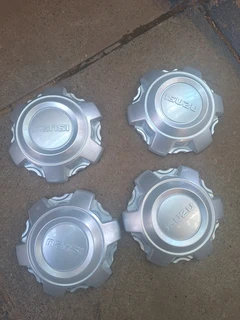Isuzu Dmax centre caps