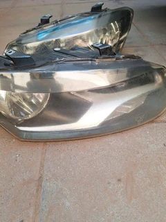 Polo 6 headlamps