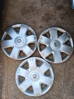 Nissan np200 wheelcaps only 3