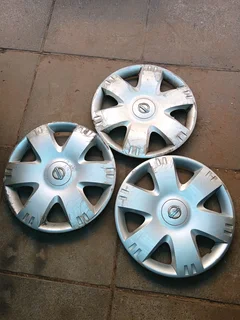 Nissan np200 wheelcaps only 3