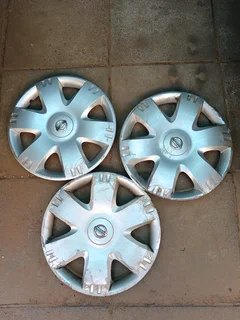 Nissan np200 wheelcaps only 3