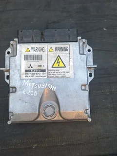 Mitsubishi l200 computer box