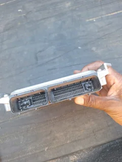 Mitsubishi l200 computer box