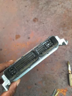 Mitsubishi l200 computer box