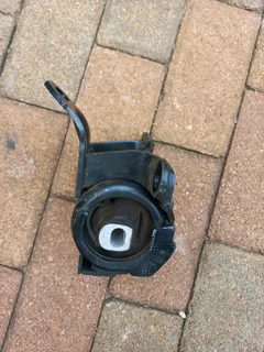 Mazda CX5 left transmission engine mouting