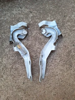 Toyota etios bonnet hinges