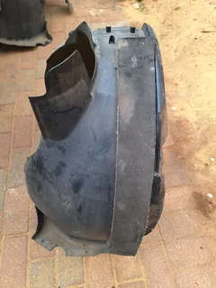 Polo 8 right fender liner