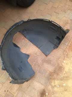 Polo 8 right fender liner