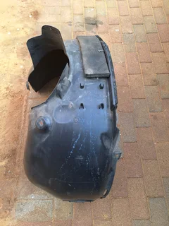 Polo 8 right fender liner