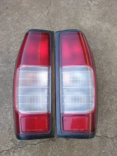 Nissan Np300/hardbody taillights